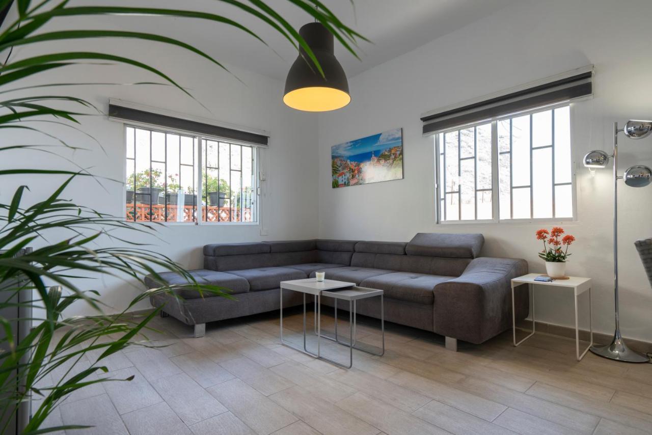 Spacious House With Huge Terrace Facing The Sea Bocacangrejo Екстер'єр фото